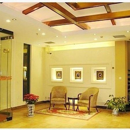 Baolong Homelike Hotel Luojing Branch Shanghai Bagian luar foto